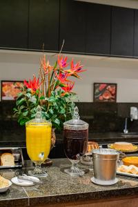 Comida no hotel ou em algum lugar perto