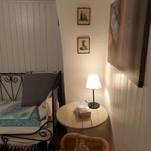 Postel nebo postele na pokoji v ubytování WHITE HOME IN AESCHI BEI SPIEZ