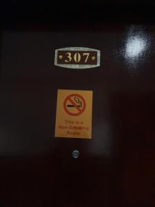 Certifikát, hodnocení, plakát nebo jiný dokument vystavený v ubytování Biz Hotel Apartments