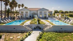 Bazén v ubytovaní Lighthouse Villas Kefalonia alebo v jeho blízkosti