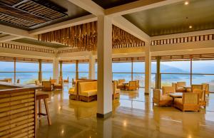 MOUNTAIN SHADOWS RESORT Wayanad的休息区