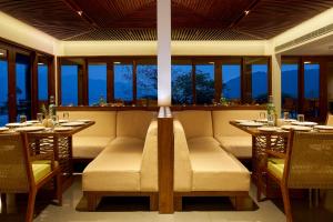 MOUNTAIN SHADOWS RESORT Wayanad的休息区