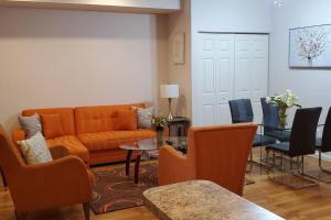 RELAXING 3 BR WITH FREE PARKING AT THE SEQUOIA
