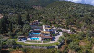 Bazén v ubytování Villa Artemis nebo v jeho okolí
