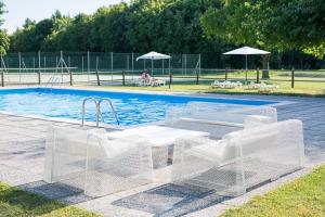 Agriturismo ai Due Leoni内部或周边的泳池