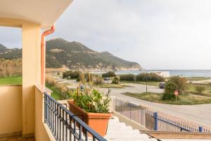 En balkon eller terrasse på Hotel Villa del Mare Solanas