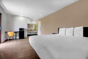 Postel nebo postele na pokoji v ubytování Motel 6-Ukiah, CA - North