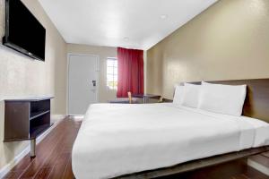 Postel nebo postele na pokoji v ubytování Motel 6-Ukiah, CA - North