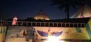 Foto dalla galleria di Pyramids Overlook Inn a Il Cairo