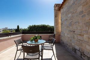 A balcony or terrace at Kalimera villas