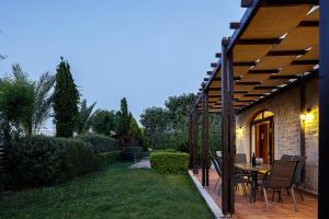 A garden outside Kalimera villas