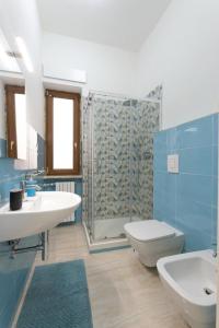 A bathroom at Il Cavaluccio Marino House