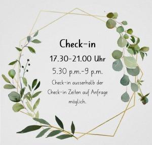 una invitación de boda con marco geométrico dorado y hojas verdes en B&B im Herzen von Biel, en Biel