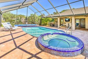 Bassein majutusasutuses Port Charlotte Retreat with Heated Pool and Spa! või selle lähedal