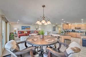 Seating area sa Outdoor Enthusiasts Retreat with Hot Tub, Deck