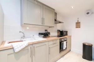 Gallery image of Hidden Hot Tub Retreat Apartment in Nottingham in Nottingham