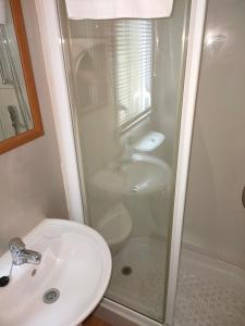 A bathroom at Cairnryan Heights t-a Brae Holiday Homes