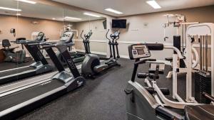 Fitness centrum a/nebo fitness zařízení v ubytování Best Western Auburn/Opelika Inn