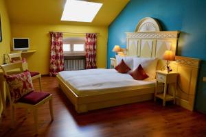 Postel nebo postele na pokoji v ubytování Hotel Endorfer Hof