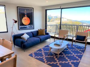 
A seating area at Buller Holidays Apartments
