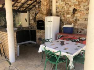 Kuchyň nebo kuchyňský kout v ubytování Casa em Búzios
