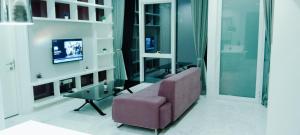 TV/trung tâm giải trí tại Platinum Suites Klcc by Luxe Residence