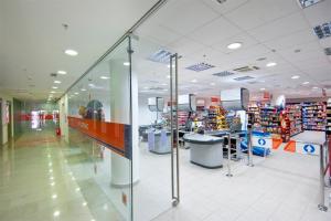 Supermarket alebo iný obchod pri apartmáne alebo v okolí