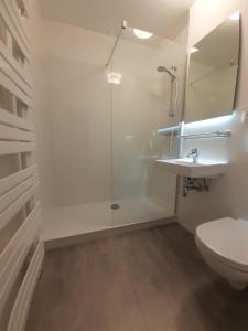 Koupelna v ubytování Apartment Kampenwand + 34 fotografií