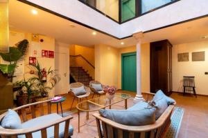 Posedenie v ubytovaní Suites San Pablo