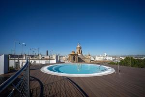 Piscina en o cerca de abba Sevilla