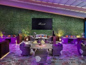 Ein Sitzbereich in der Unterkunft Fairmont Nile City