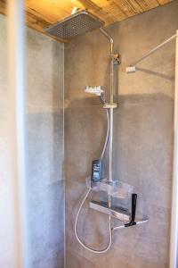 Kamar mandi di Apartment zu Hollenau