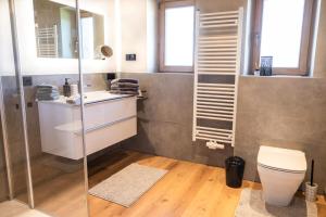 Kamar mandi di Apartment zu Hollenau