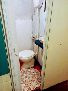 Um banheiro em Soluna Veg - Diárias de Quartos e Chalés na temporada