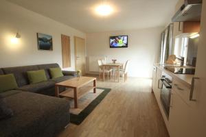 Kuchyň nebo kuchyňský kout v ubytování Apartmenthaus Dornröschen