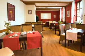 Restaurace v ubytování Hotel Kurparkblick