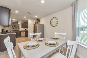 Newly Remodeled Pet Friendly Family Home In Hockley home