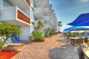 Afbeelding uit fotogalerij van Best Western Aku Tiki Inn in Daytona Beach