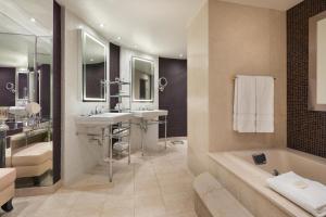 Gallery image of Le Centre Sheraton Montreal Hotel in Montreal