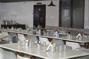 Restaurace v ubytování The Hamuse Hotel Kodaikanal - Luxury Redefined