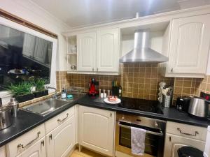 Køkken eller tekøkken på Apartment 1 minute to the beach and city centre