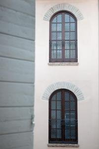 LongianoにあるRelais B&B Corte Dei Turchiの建物側二窓
