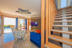 Μια τηλεόραση ή/και κέντρο ψυχαγωγίας στο Mert - 1 Bedroom with jacuzzi in Kalkan