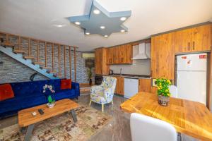 Η κουζίνα ή μικρή κουζίνα στο Mert - 1 Bedroom with jacuzzi in Kalkan