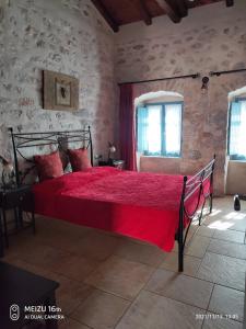Posteľ alebo postele v izbe v ubytovaní Petrounis Hotel