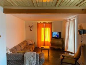 Fotografie z fotogalerie ubytování on a quiet location, beautiful, spacious holidayhouse, only for holidays, with a fantastic view, perfect for skiing, walking and hiking v destinaci Scheid