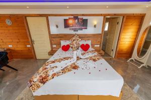 Postel nebo postele na pokoji v ubytování Gera - 1 Bedroom with jacuzzi in Kalkan