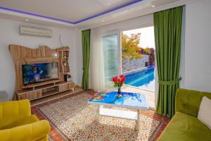 Bazén v ubytování Gera - 1 Bedroom with jacuzzi in Kalkan nebo v jeho okolí