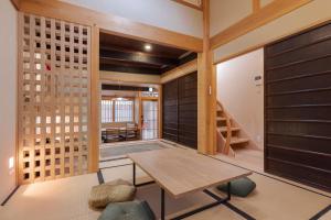 Fotografie z fotogalerie ubytování Kyomachiya Suite Rikyu v Kjótu
