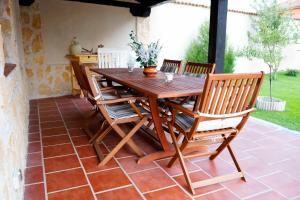 Patio alebo iná vonkajšia časť ubytovania Casa Rural La Cija del Abuelo a 1 hora de Madrid